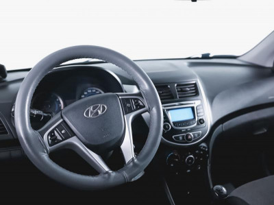 Hyundai Solaris 1.4 MT (107 л. с.)