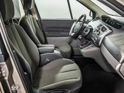 Renault Megane 1.5 dCi MT (106 л. с.)