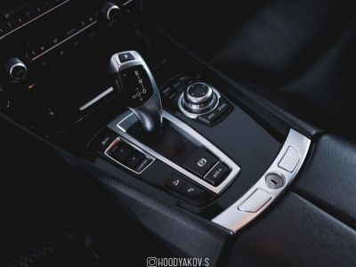 BMW 5 серия 530d xDrive AT (258 л. с.)