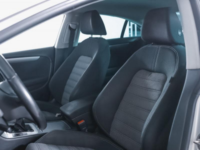 Volkswagen Passat CC 2.0 TDI MT (140 л. с.)