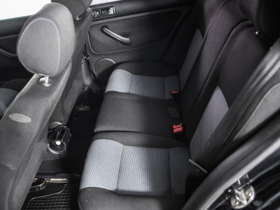 Volkswagen Golf 1.4 MT (75 л. с.)