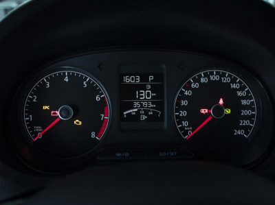 Volkswagen Polo 1.6 MPI AT (110 л. с.)
