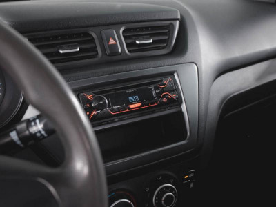 Kia Rio 1.4 MT (107 л. с.)