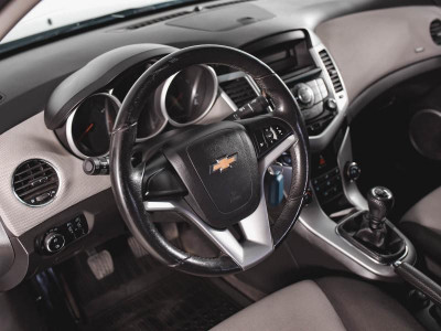 Chevrolet Cruze 1.8 MT (141 л. с.)