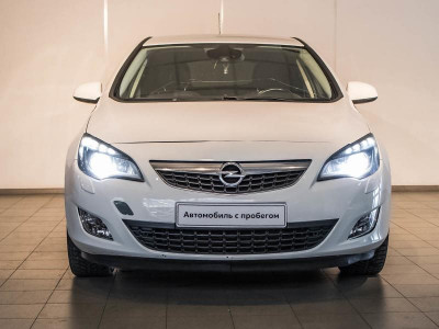 Opel Astra 1.4 Turbo AT (140 л. с.)