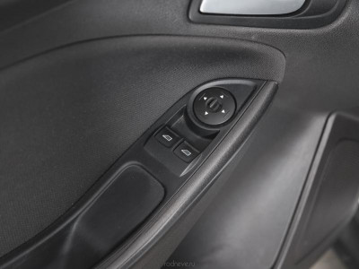 Ford Focus Хетчбэк 1.6 Ti-VCT MT (105 л. с.)
