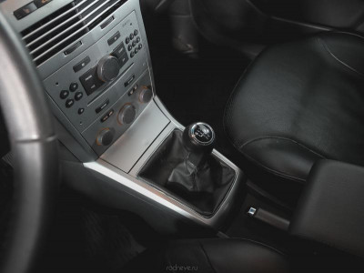 Opel Astra 1.6 MT (103 л.с.)
