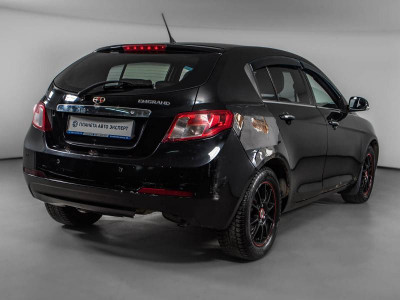 Geely Emgrand EC7 1.8 MT (126 л. с.)