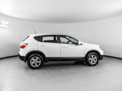 Nissan Qashqai 1.6 CVT (117 л. с.)