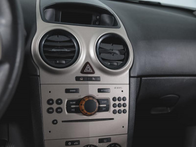 Opel Corsa 1.4 AT (90 л. с.)