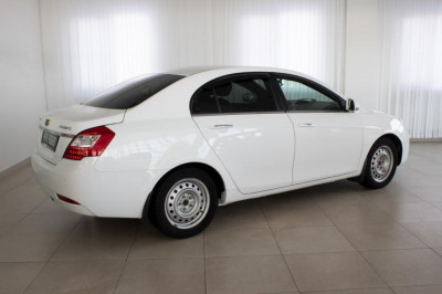 Geely Emgrand EC7 1.8 MT (126 л. с.)