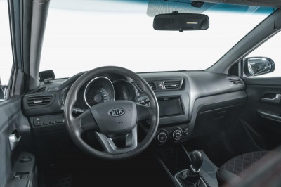 Kia Rio 1.4 MT (107 л. с.)