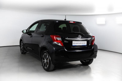 Toyota Vitz 1.3 CVT (94 л. с.)
