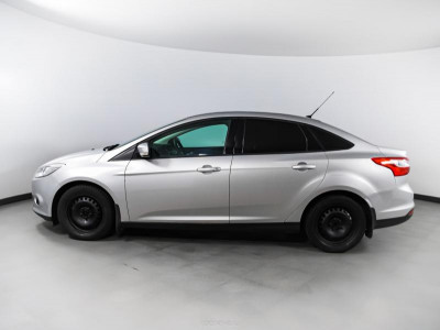 Ford Focus 1.6 MT (105 л. с.)