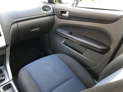 Ford Focus 1.8 MT (125 л. с.)