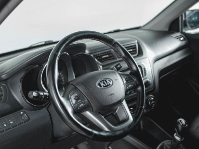 Kia Rio 1.6 6MT (123 л. с.)