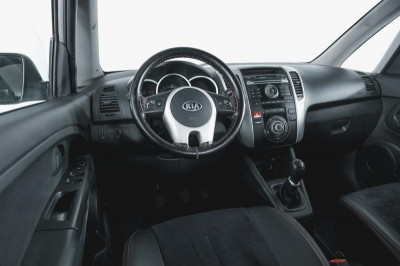 Kia Venga 1.6 MT (125 л. с.)