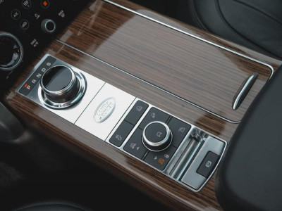Land Rover Range Rover 4.4d AT (339 л.с.) 4WD