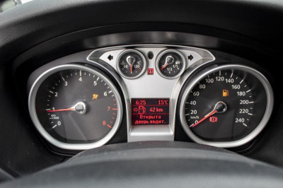 Ford Focus 1.8 MT (125 л. с.)