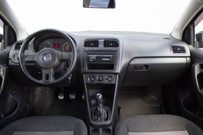 Volkswagen Polo 1.6 MT (105 л. с.)