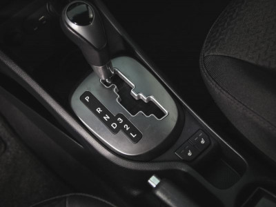 Kia Rio Хетчбэк 1.4 AT (107 л. с.)