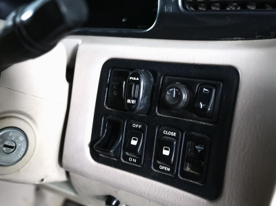 Nissan Liberty 2.0 CVT (147 л. с.)