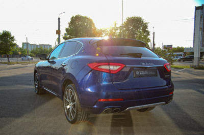 Maserati Levante 3.0 V6 AT (350 л.с.)