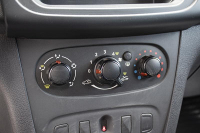 Renault Sandero 1.6 MT (82 л. с.)