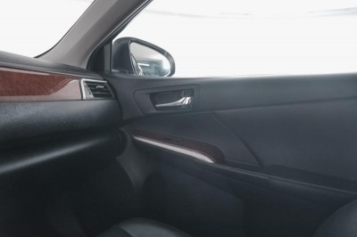 Toyota Camry 2.5 AT (181 л. с.)