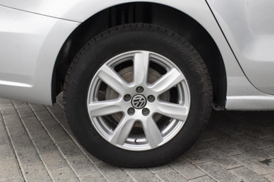 Volkswagen Polo 1.6 Tiptronic (105 л. с.)