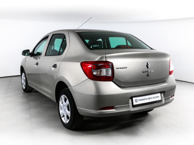 Renault Logan 1.6 MT (82 л. с.)