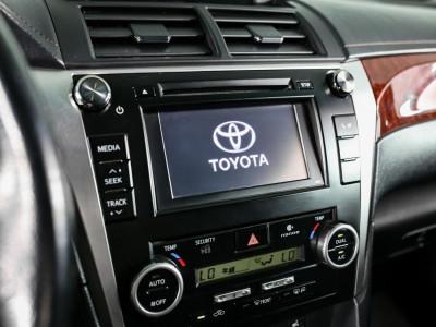 Toyota Camry 2.5 AT (181 л. с.)