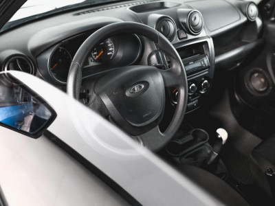 LADA Granta седан 1.6 MT 8кл (87 л. с.)