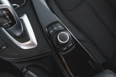 BMW 3 серия 320i AT (184 л. с.)