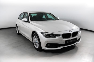 BMW 3 серия 320i AT (184 л. с.)