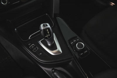 BMW 3 серия 320i AT (184 л. с.)