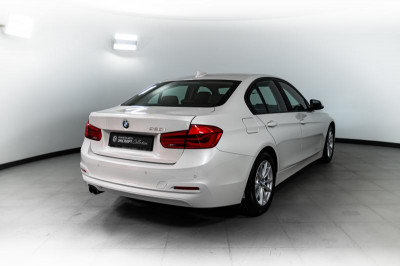 BMW 3 серия 320i AT (184 л. с.)