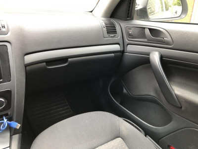 ŠKODA Octavia 1.6 MPI MT (102 л. с.)