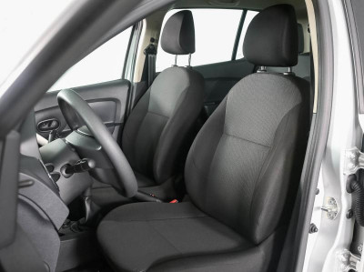 Renault Sandero 1.6 MT (82 л. с.)