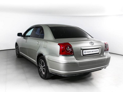 Toyota Avensis 1.8 MT (129 л. с.)