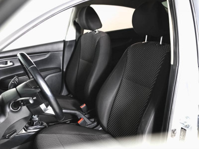 Kia Rio 1.4 MT (100 л. с.)