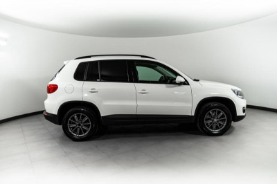Volkswagen Tiguan 1.4 TSI BlueMotion DSG (150 л. с.)