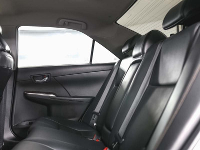 Toyota Camry 2.5 AT (181 л. с.)