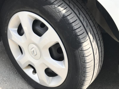 Renault Logan 1.6 MT (82 л. с.)