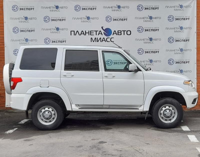 УАЗ Patriot 2.7 MT (134,6 л. с.)