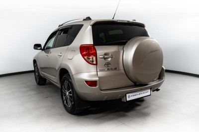 Toyota RAV4 2.0 AT (152 л.с.) 4WD