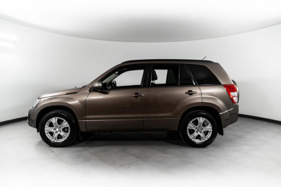 Suzuki Grand Vitara 2.4 MT (169 л.с.) 4WD