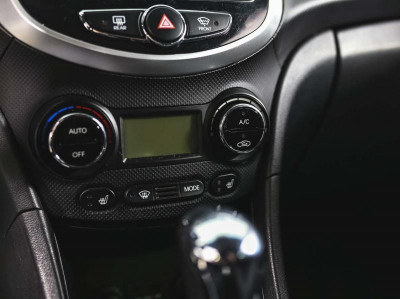 Hyundai Solaris 1.6 AT (123 л. с.)