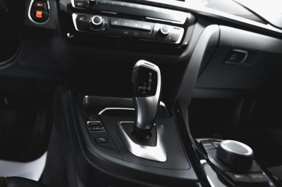 BMW 3 серия 320i AT (184 л. с.)