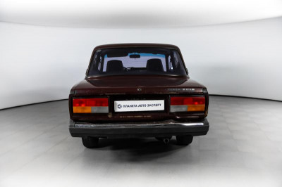 LADA 2107 1.6 MT (75 л. с.)